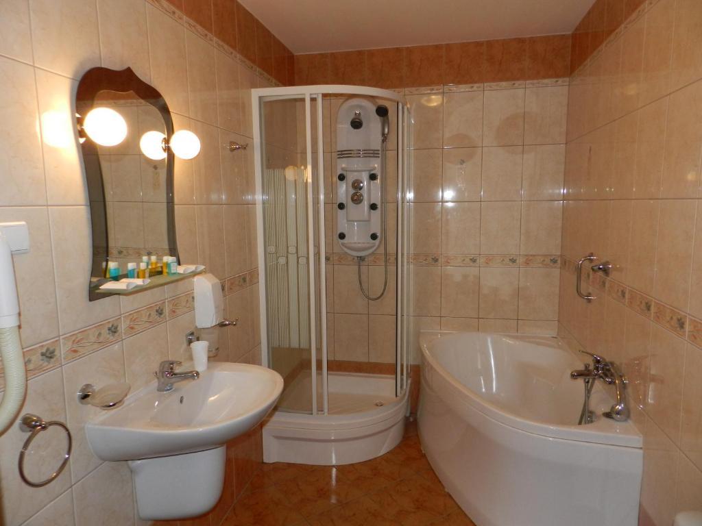 Hotel Restauracja Twist Кросно Стая снимка